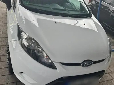 Usata Ford Fiesta 60 CV (44 kW) 2009 Bianco Berlina