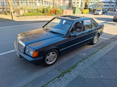 Gebraucht Mercedes 190 109 PS (80 kW) 1989 Blau Limousine