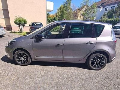 Grau Gebraucht 2014 Renault Scénic III Bose Edition Van / Kleinbus | 7.500 € (Fairer Preis)