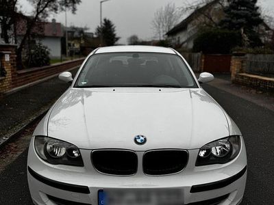 Gebraucht BMW 118 150 PS (110 kW) 2007 Weiß Kleinwagen