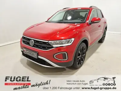 Käytetty VW T-Roc Life 110 HP (80 kW) 2022 Punainen Katumaasturi