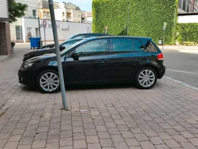 Gebraucht VW Golf VI Comfortline 105 PS (77 kW) 2009 Schwarz Limousine