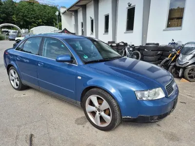 Gebraucht Audi A4 Basis 150 PS (110 kW) 2001 Blau Limousine