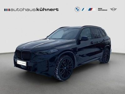 Carbonschwarz metallic Gebraucht 2024 BMW X5 M Sport SUV | 86.445 € (Fairer Preis)