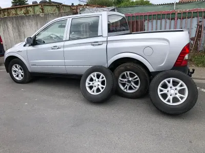 Gebraucht SsangYong Actyon 141 PS (103 kW) 2011 Silber Pickup