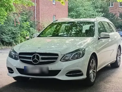 Gebraucht Mercedes E220 Avantgarde 170 PS (125 kW) 2014 Weiß Kombi