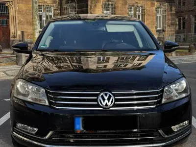 Gebraucht VW Passat 140 PS (102 kW) 2011 Schwarz Limousine