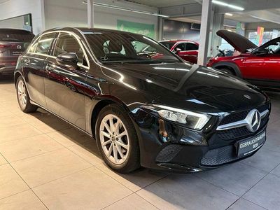 Gebraucht Mercedes A180 116 PS (85 kW) 2019 Schwarz Limousine
