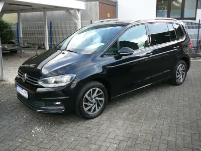 Gebraucht VW Touran Sound 150 PS (110 kW) 2017 Deep black perleffekt Van / Kleinbus