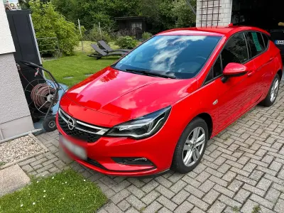 Gebraucht Opel Astra 105 PS (77 kW) 2016 Rot Limousine