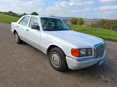 Weiß Gebraucht 1990 Mercedes 260 SE Limousine | 11.500 €