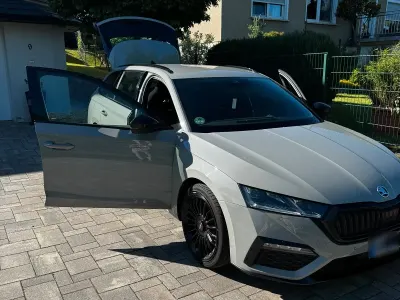 Gebraucht Skoda Octavia First Edition 245 PS (180 kW) 2020 Grau Kombi