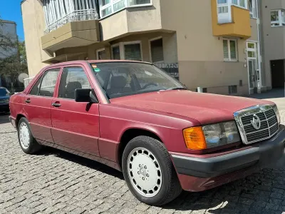Brugt Mercedes 190 109 HK (80 kW) 1990 Rød Sedan