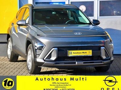 Gebraucht Hyundai Kona Trend 120 PS (88 kW) 2023 Ecotronic gray SUV