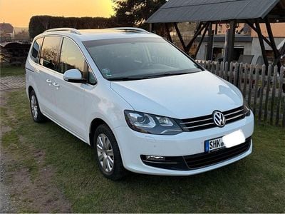 Second-hand VW Sharan Highline 140 CP (102 kW) 2014 Alb Monovolum