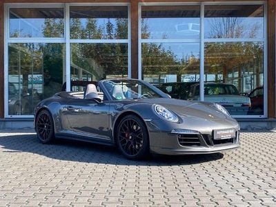 Porsche 911 Carrera 4 GTS