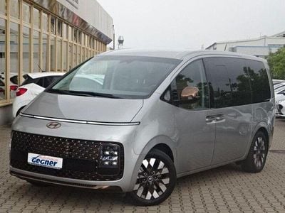 Gebraucht Hyundai Staria Signature 177 PS (130 kW) 2023 Shimmering silver Van / Kleinbus