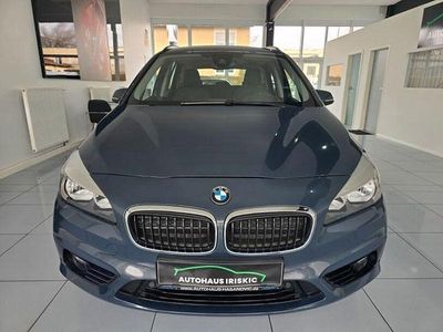 Gebraucht BMW 218 Sport Line 136 PS (100 kW) 2016 Grau Kombi