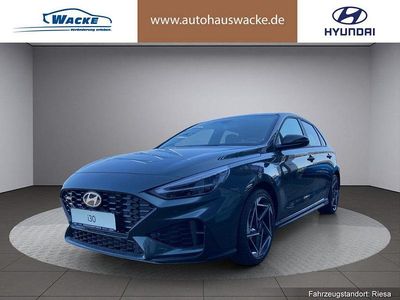 Neu Hyundai i30 N Line 140 PS (102 kW) 2025 Farbe: gr?n Limousine