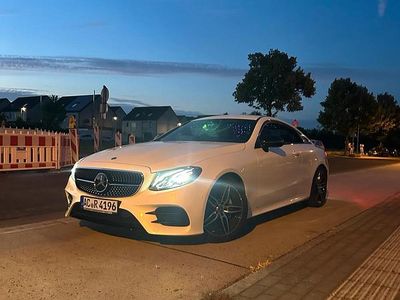 Gebraucht Mercedes 220 AMG line 196 PS (144 kW) 2017 Weiß Coupé