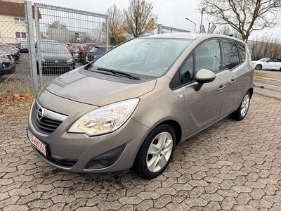 Braun Gebraucht 2011 Opel Meriva Design Edition Van / Kleinbus | 4.499 € (Fairer Preis)