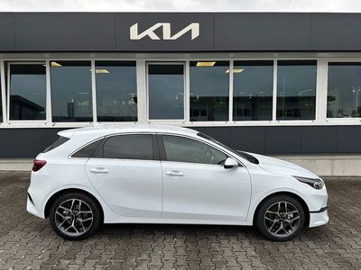Neu Kia Ceed Style 140 PS (102 kW) 2025 Weiß Kleinwagen