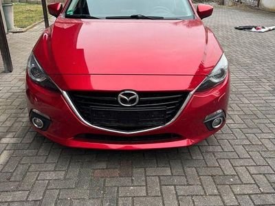 Rot Gebraucht 2014 Mazda 3 Center-Line Limousine | 12.000 € (Etwas zu teuer)
