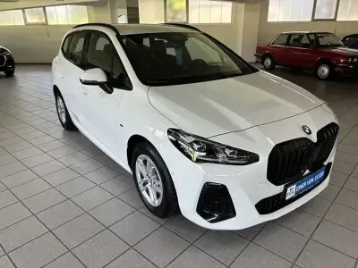Gebraucht BMW 218 Active Tourer M Sport 136 PS (100 kW) 2025 Weiß Van / Kleinbus