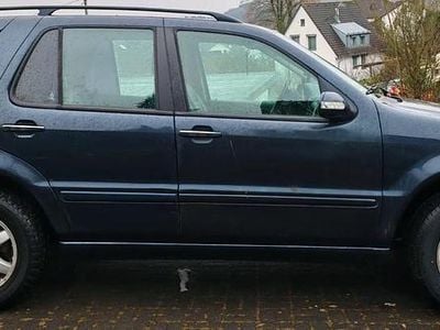 Usata Mercedes ML400 Exclusive 250 CV (183 kW) 2002 Nero SUV