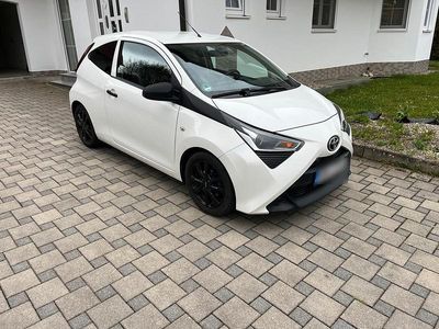 Usata Toyota Aygo 72 CV (52 kW) 2020 Bianco Utilitaria