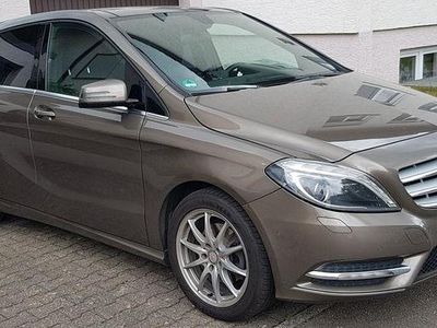 Mercedes B200