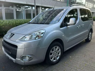 Gebraucht Peugeot Partner Tepee Premium 120 PS (88 kW) 2010 Silber Van / Kleinbus