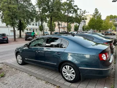 Gebraucht VW Passat 140 PS (102 kW) 2007 Blau Limousine