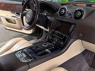 Gebraucht Jaguar XJ Luxury 275 PS (202 kW) 2011 Beige Limousine