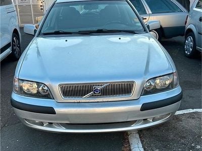 Second-hand Volvo V40 122 CP (89 kW) 2001 Argintiu Break