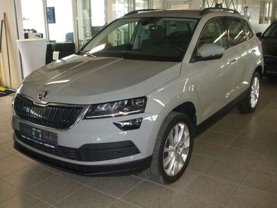 gebraucht Skoda Karoq TDI DSG 4X4 STYLE 8-fach-bereift Navi ACC Sitzheiz.