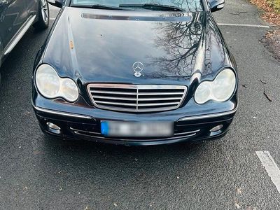 Schwarz Gebraucht 2005 Mercedes C200 Avantgarde Kombi | 2.750 € (Etwas zu teuer)