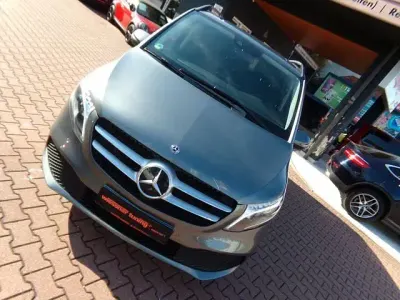 Gebraucht Mercedes V300 239 PS (175 kW) 2020 Selenitgrau Van / Kleinbus