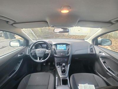 Gebraucht Ford Focus Titanium 122 PS (89 kW) 2017 Grau Kombi