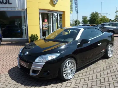 Gebraucht Renault Mégane Coupé Dynamique 110 PS (80 kW) 2013 Sternenschwarz Coupé