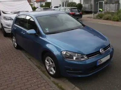 Gebraucht VW Golf VII Comfortline 105 PS (77 kW) 2014 Blau Limousine