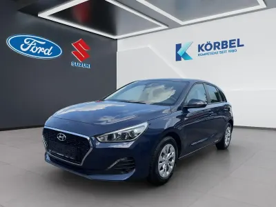 Gebraucht Hyundai i30 Select 99 PS (72 kW) 2018 Blau Kleinwagen