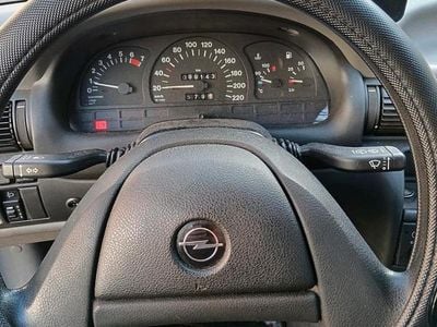Second-hand Opel Astra 60 CP (44 kW) 1993 Roșu Berlinǎ