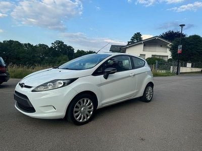 Gebraucht Ford Fiesta Style 60 PS (44 kW) 2012 Weiß Kleinwagen