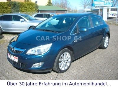 Usata Opel Astra Innovation 140 CV (102 kW) 2012 Blu Berlina