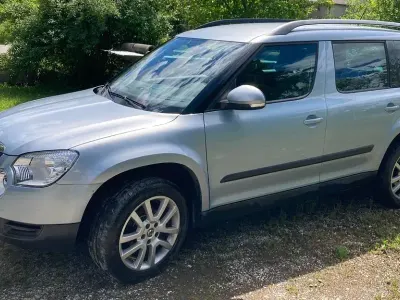 Gebraucht Skoda Yeti Plus Edition 122 PS (89 kW) 2011 Blau SUV