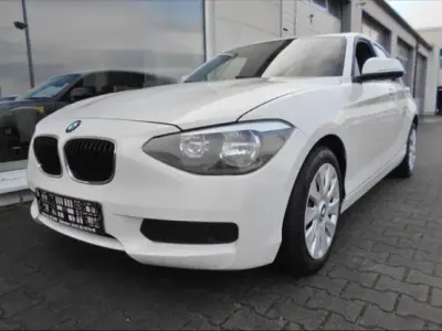 Gebraucht BMW 114 101 PS (74 kW) 2013 Weiß Kleinwagen