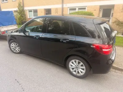 Gebraucht Mercedes B200 156 PS (114 kW) 2018 Schwarz Kleinwagen