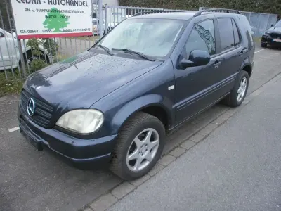 Gebraucht Mercedes ML320 218 PS (160 kW) 2000 Grau SUV