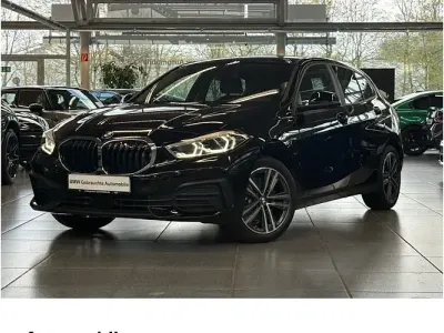 Gebraucht BMW 118 Advantage 136 PS (100 kW) 2023 Schwarz Kleinwagen